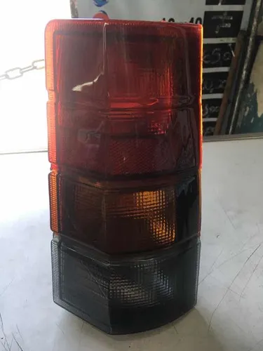 Lanterna Traseira Gm Ipanema Fume L/direito 89/98 Preto