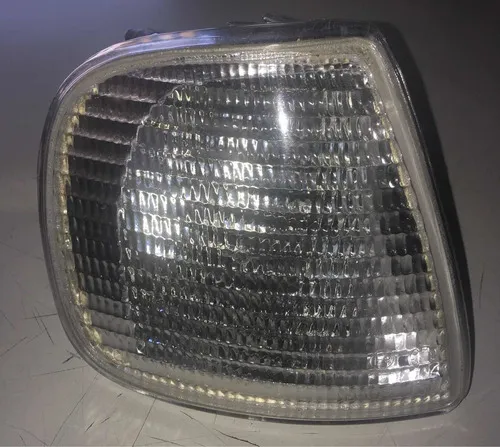 Lanterna Dianteira Seat Córdoba 97.. Cristal Lado Direito